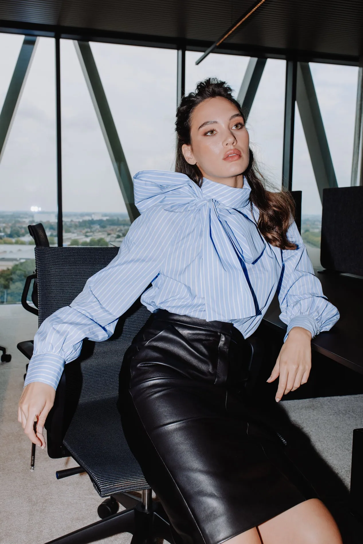 VINCE LEATHER SKIRT WITH SPLIT BLACK