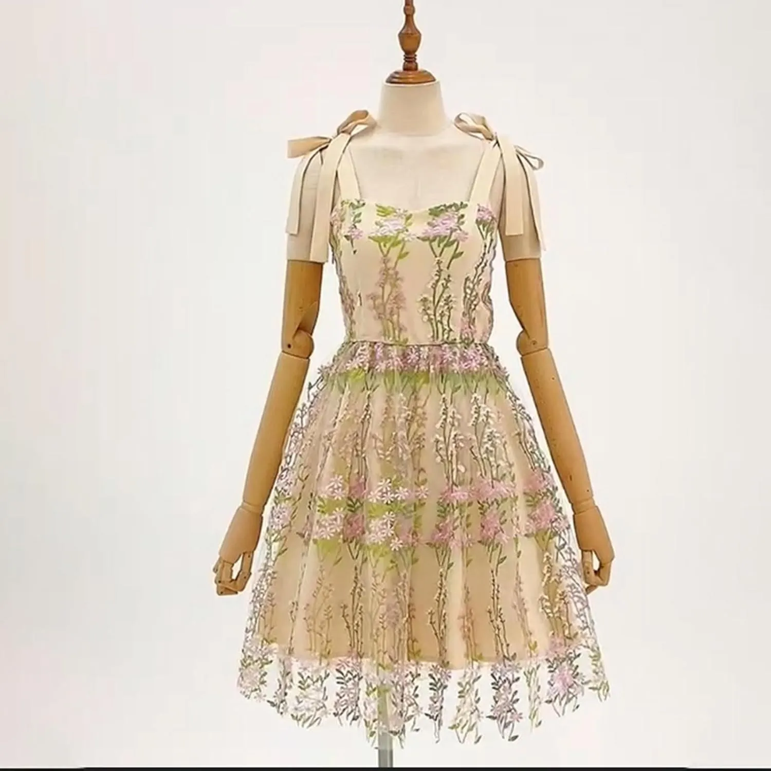 Women's Cocktail Dresses Vintage Style Fashion Embroidered Floral Swing Dress Sexy Sling Bandeau Tea Midi Dress